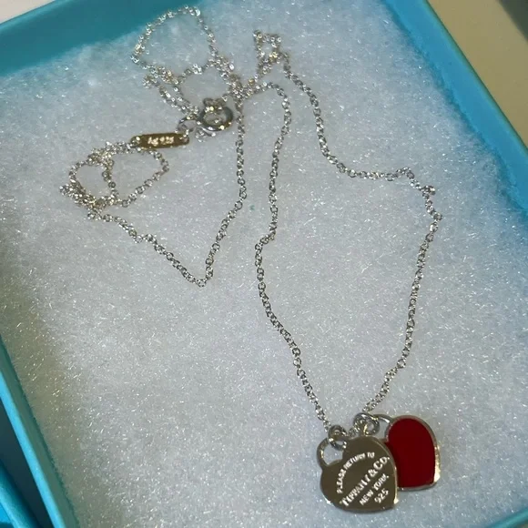 Tiffany & Co. Necklace with red/dark pink heart. - Picture 2 of 4